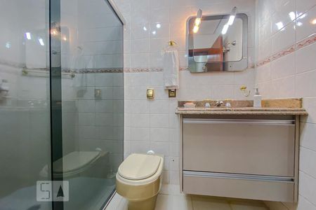 Apartamento para alugar com 130m², 3 quartos e 3 vagas Apartamento para alugar com 130m², 3 quartos e 3 vagasBanheiro da Suite