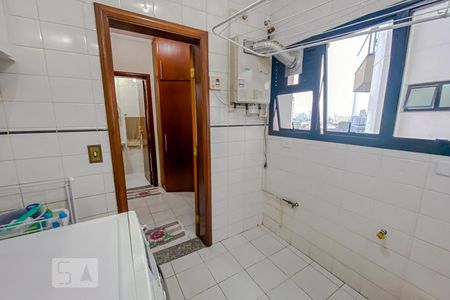 Apartamento para alugar com 130m², 3 quartos e 3 vagas Apartamento para alugar com 130m², 3 quartos e 3 vagasLavanderia