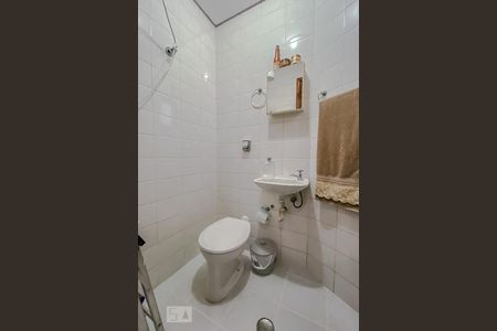 Apartamento para alugar com 130m², 3 quartos e 3 vagas Apartamento para alugar com 130m², 3 quartos e 3 vagasBanheiro 02
