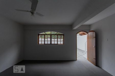 Casa à venda com 200m², 4 quartos e 3 vagasSalão de Festas / Escritório
