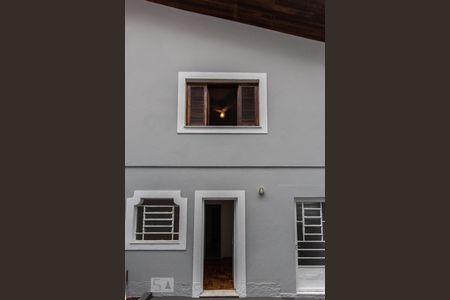 Casa à venda com 200m², 4 quartos e 3 vagasFachada Fundos