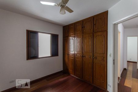 Casa à venda com 200m², 4 quartos e 3 vagasQuarto 2