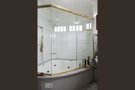 Casa à venda com 300m², 4 quartos e 3 vagasBANHEIRO QUARTO 1