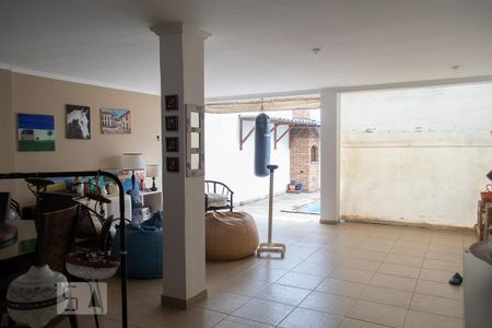 Casa à venda com 300m², 4 quartos e 3 vagasQUINTAL