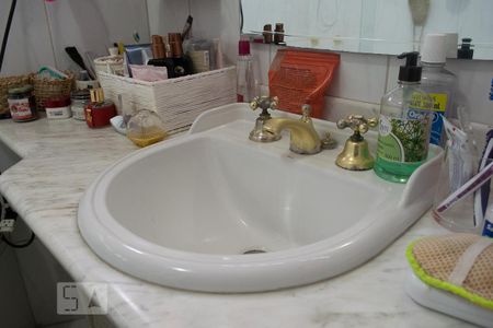 Casa à venda com 300m², 4 quartos e 3 vagasBANHEIRO QUARTO 1