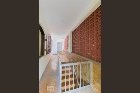 Casa à venda com 220m², 3 quartos e 8 vagas Casa à venda com 220m², 3 quartos e 8 vagasCorredor