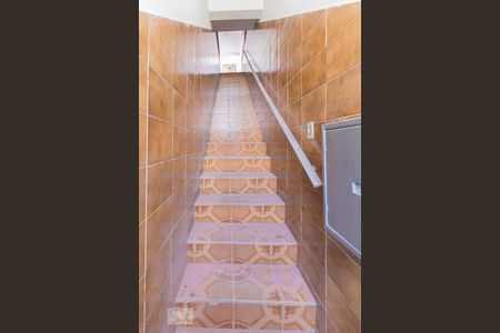 Casa à venda com 220m², 3 quartos e 8 vagas Casa à venda com 220m², 3 quartos e 8 vagasEscada