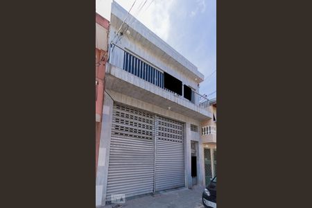 Casa à venda com 220m², 3 quartos e 8 vagas Casa à venda com 220m², 3 quartos e 8 vagasFachada