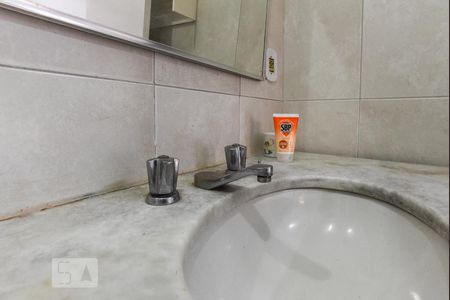 Casa de condomínio à venda com 144m², 3 quartos e 2 vagasBanheiro da Suíte