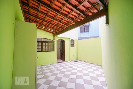 Quintal e área de serviço de casa à venda com 3 quartos, 120m² em Cidade Patriarca, São Paulo