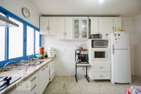 Apartamento à venda com 160m², 3 quartos e 3 vagas Apartamento à venda com 160m², 3 quartos e 3 vagasCozinha