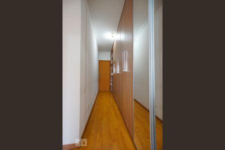 Apartamento à venda com 160m², 3 quartos e 3 vagas Apartamento à venda com 160m², 3 quartos e 3 vagasCloset suíte 1