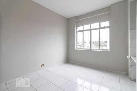 Sala e cozinha de apartamento para alugar com 1 quarto, 35m² em Centro, Curitiba