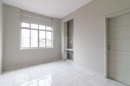 Sala e cozinha de apartamento para alugar com 1 quarto, 35m² em Centro, Curitiba