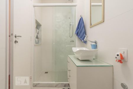 Banheiro de apartamento para alugar com 2 quartos, 70m² em Laranjeiras, Rio de Janeiro