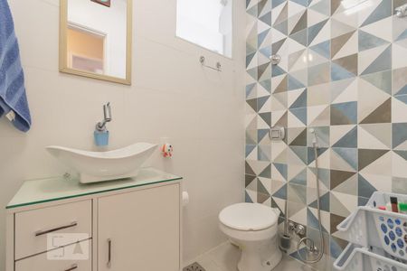 Banheiro de apartamento para alugar com 2 quartos, 70m² em Laranjeiras, Rio de Janeiro