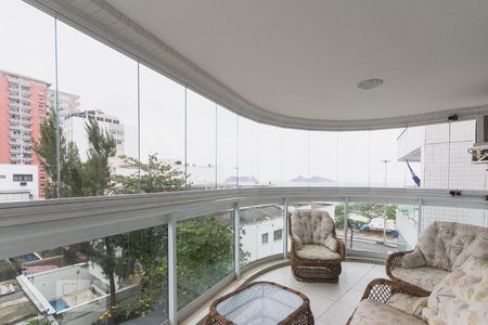 Apartamento para alugar com 78m², 2 quartos e 2 vagasVaranda