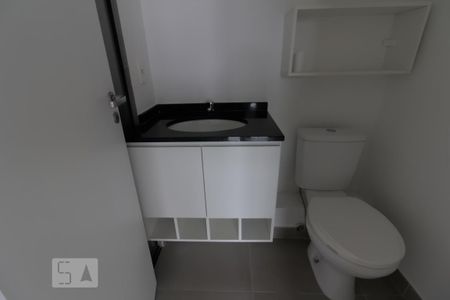 Banheiro de apartamento para alugar com 1 quarto, 30m² em Bom Retiro, São Paulo