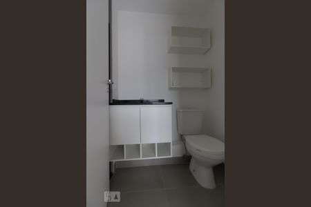 Banheiro de apartamento para alugar com 1 quarto, 30m² em Bom Retiro, São Paulo