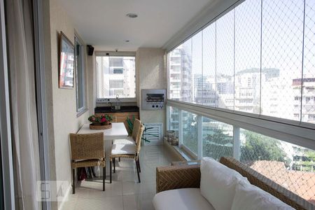 Apartamento à venda com 115m², 3 quartos e 2 vagasVaranda