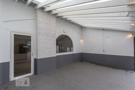 Casa à venda com 225m², 4 quartos e 3 vagas Casa à venda com 225m², 4 quartos e 3 vagasGaragem