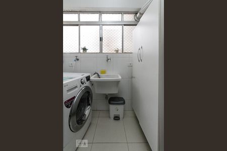 Apartamento à venda com 64m², 3 quartos e 2 vagas Apartamento à venda com 64m², 3 quartos e 2 vagasÁrea de Serviço