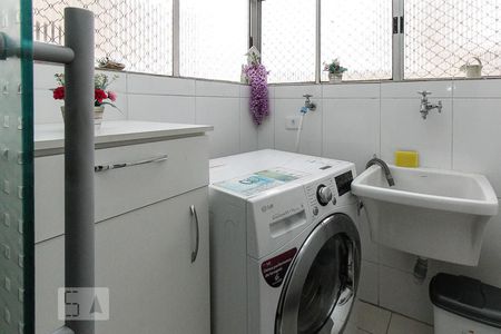 Apartamento à venda com 64m², 3 quartos e 2 vagas Apartamento à venda com 64m², 3 quartos e 2 vagasÁrea de Serviço