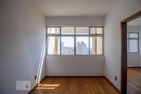 Sala de Apartamento com 3 quartos, 105m² Gutierrez