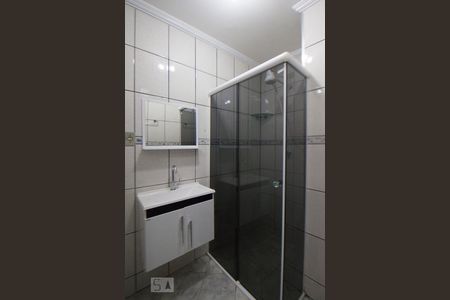 Banheiro de kitnet/studio para alugar com 1 quarto, 30m² em Santa Efigênia, São Paulo