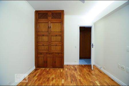 Quarto 1 de apartamento para alugar com 3 quartos, 114m² em Cambuí, Campinas