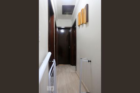 Corredor de casa para alugar com 3 quartos, 172m² em Vila Monumento, São Paulo