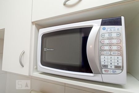Apartamento para alugar com 69m², 2 quartos e 1 vagaDetalhe cozinha - Microondas