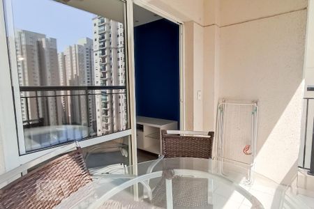 Varanda da sala de apartamento para alugar com 2 quartos, 69m² em Jardim Tupanci, Barueri