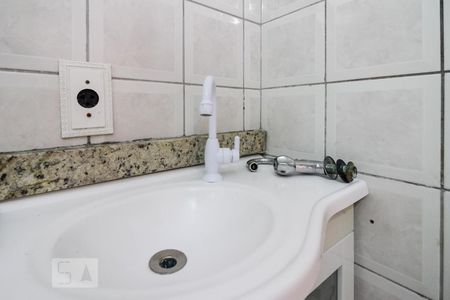 Banheiro de apartamento para alugar com 2 quartos, 48m² em Jaguaré, São Paulo