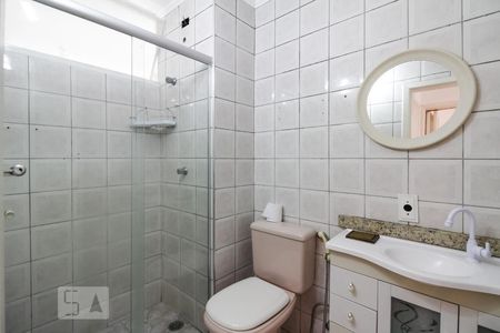 Banheiro de apartamento para alugar com 2 quartos, 48m² em Jaguaré, São Paulo