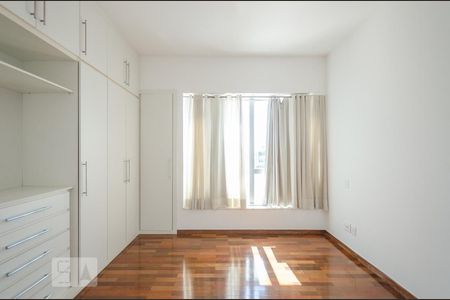 Quarto de apartamento para alugar com 1 quarto, 60m² em Belvedere, Belo Horizonte