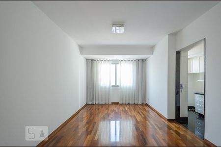 Sala de apartamento para alugar com 1 quarto, 60m² em Belvedere, Belo Horizonte