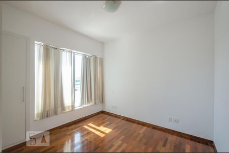 Quarto de apartamento para alugar com 1 quarto, 60m² em Belvedere, Belo Horizonte