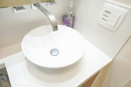 Apartamento à venda com 55m², 1 quarto e 1 vagaDetalhe banheiro