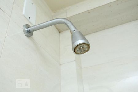 Chuveiro de kitnet/studio à venda com 1 quarto, 55m² em Copacabana, Rio de Janeiro