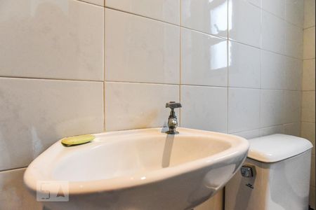 Apartamento à venda com 140m², 3 quartos e 2 vagas Apartamento à venda com 140m², 3 quartos e 2 vagasBanheiro de Serviço