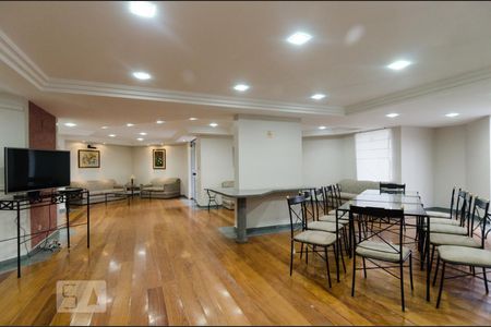 Apartamento à venda com 140m², 3 quartos e 2 vagas Apartamento à venda com 140m², 3 quartos e 2 vagasSalão de Festas