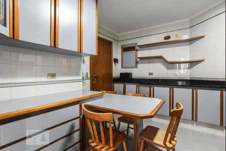 Apartamento à venda com 140m², 3 quartos e 2 vagas Apartamento à venda com 140m², 3 quartos e 2 vagasCozinha