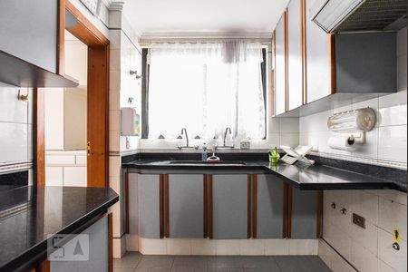 Apartamento à venda com 140m², 3 quartos e 2 vagas Apartamento à venda com 140m², 3 quartos e 2 vagasCozinha