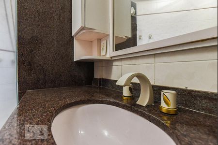 Apartamento à venda com 140m², 3 quartos e 2 vagas Apartamento à venda com 140m², 3 quartos e 2 vagasBanheiro da Suíte 1