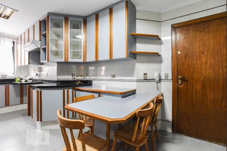 Apartamento à venda com 140m², 3 quartos e 2 vagas Apartamento à venda com 140m², 3 quartos e 2 vagasCozinha