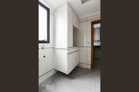 Apartamento à venda com 140m², 3 quartos e 2 vagas Apartamento à venda com 140m², 3 quartos e 2 vagasÁrea de Serviço