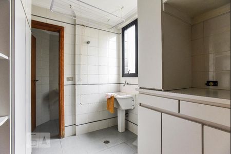 Apartamento à venda com 140m², 3 quartos e 2 vagas Apartamento à venda com 140m², 3 quartos e 2 vagasÁrea de Serviço