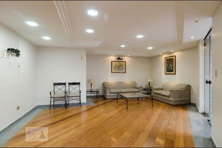 Apartamento à venda com 140m², 3 quartos e 2 vagas Apartamento à venda com 140m², 3 quartos e 2 vagasSalão de Festas