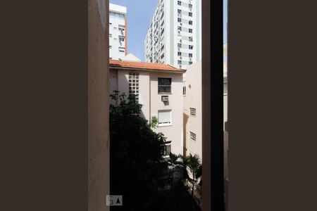 Vista externa da janela da  sala de apartamento para alugar com 2 quartos, 50m² em Ipanema, Rio de Janeiro